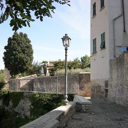 Language And Art Bed & Breakfast Ascoli Piceno Exterior photo